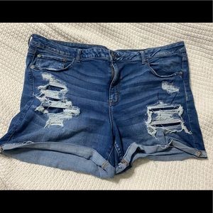 Women’s plus size distressed American Eagle shorts size 24